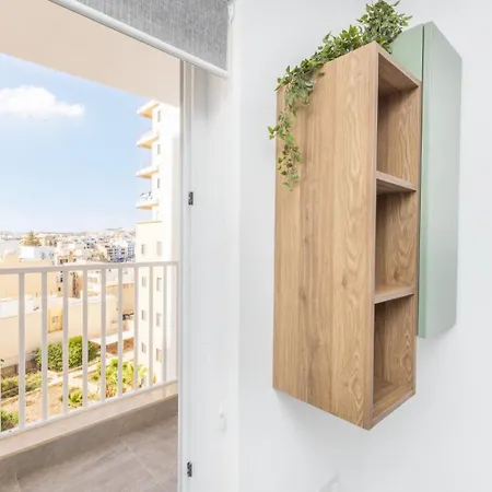 Kensington Apartment