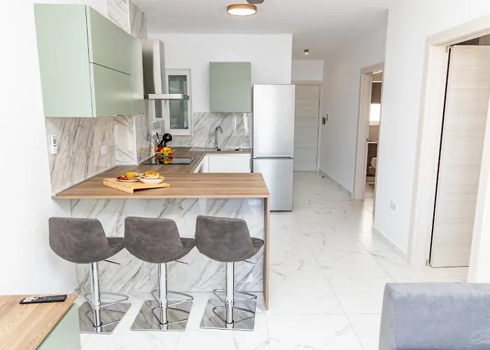 Kensington * St. Paul's Bay